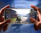 На фотографии: Honor Magic 8 Pro, выпущенный в 2025 году в качестве флагманского смартфона.