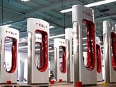 Готовые сваи Supercharger (Источник изображения: Tesla)