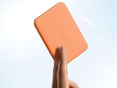 Anker's Nano Power Bank (5K, MagGo, Slim) в космическом оранжевом цвете