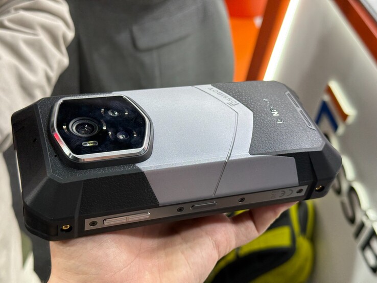 Грядущий Fossibot F107 Pro оснащен огромным аккумулятором емкостью 28000 мАч (Источник изображения: Fossibot)