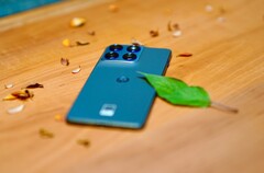 Motorola Edge 70 имеет очень элегантный дизайн, но его ценностное предложение не очень хорошее