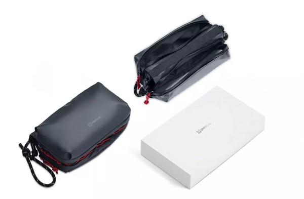 Сумка OnePlus Crossbody Bag имеет несколько отделений. (Источник изображения: OnePlus)