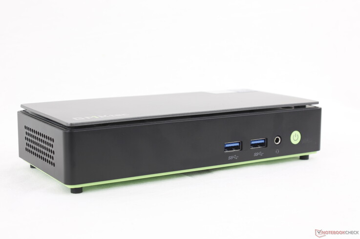 Спереди: 2x USB-A 3.2 Gen. 2, 3,5 мм комбо, кнопка питания