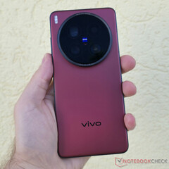 Компания Vivo может вскоре заменить модель X200 Ultra (на фото) ее прямым преемником. (Источник изображения: Notebookcheck)