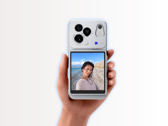 Vivo X500 с аксессуаром Snap Screen и магнитным чехлом.