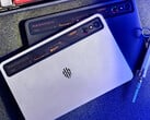 Игровой планшет нового поколения RedMagic не будет выпущен вместе с серией 11S Pro. На снимке: промо-картинка, демонстрирующая два цвета RedMagic Nova.