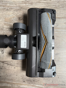 Нижняя сторона напольной щетки