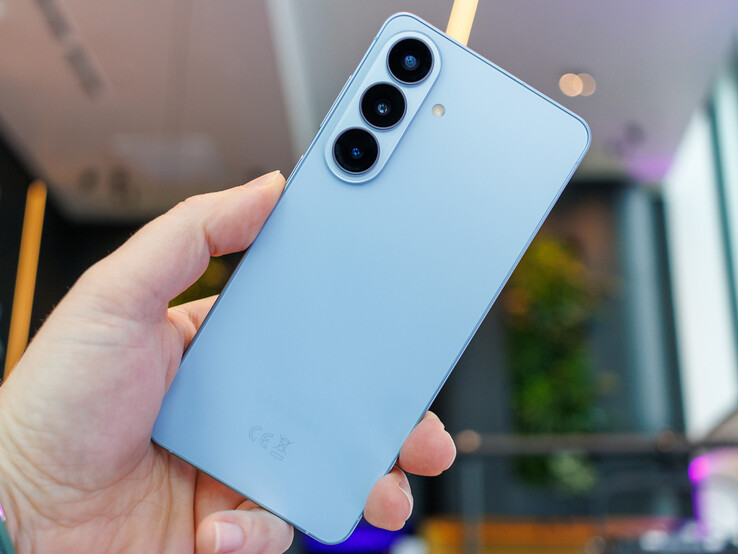 Samsung Galaxy S26+ оснащен 50 МП основной камерой