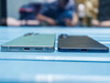 Сравнение высоты: Samsung Galaxy S25 Ultra (слева, 8,2 миллиметра) и Samsung Galaxy S25 Edge (справа, 5,8 миллиметра) 
