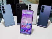 Samsung может поставлять OLED-дисплеи Galaxy S27 из Китая, в отличие от Galaxy S26, изображенного здесь.