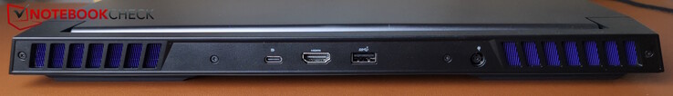 Задняя сторона: USB-C 3.2 Gen 2 (10 Гбит/с, DP), HDMI 2.1, USB-A (5 Гбит/с), разъем питания