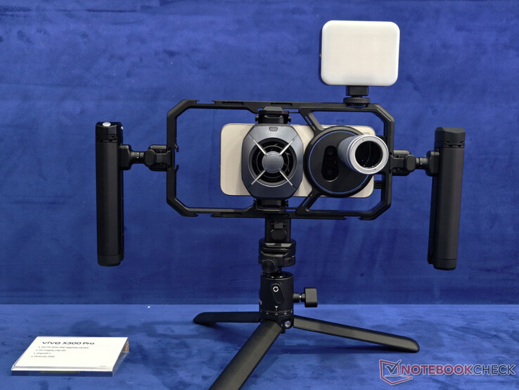 Vivo X300 Pro внутри камеры X300 Ultra.