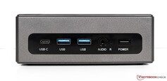 Спереди: USB-C (без DP или PD), 2x USB 3.0, аудио 3.5 мм, кнопка питания