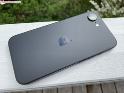 Apple iPhone 16e (Изображение: Manuel Masiero)