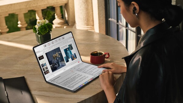 Huawei MateBook Fold можно использовать без физической клавиатуры. (Источник изображения: Huawei)