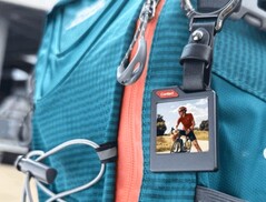 PhotoTag - это трекер с дисплеем e-ink (Источник изображения: PhotoTag)