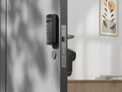 Keypad Vision за 99 долларов (на фото) позволяет Вам разблокировать SwitchBot Lock Ultra с помощью лица. (Источник изображения: SwitchBot) 