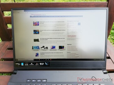 Asus Zephyrus S15 GX502L - Уличное применение