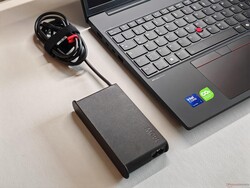 140-ваттный блок питания (USB-C)