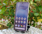 Согласно утечке, компания Nothing планирует выпустить легкую версию Nothing Phone 3a (на фото). (Источник изображения: Notebookcheck)