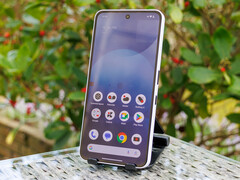 Согласно утечке, компания Nothing планирует выпустить легкую версию Nothing Phone 3a (на фото). (Источник изображения: Notebookcheck)