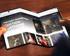 Модель Huawei Mate XT Ultimate Design (на фото) стоит €3 499. (Источник изображения: Huawei)