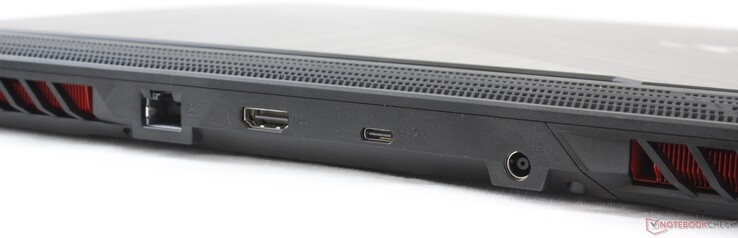 Задняя сторона: гигабитный Ethernet, HDMI 2.0b, USB 3.2 Gen. 2 Type-C c DisplayPort, адаптер питания