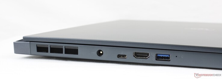 Слева: Гнездо питания, Thunderbolt 3, HDMI 2.0, USB A 3.2 Gen 2