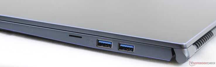 Правая сторона: слот MicroSD, 2x USB 3.2 Gen. 1 Type-A