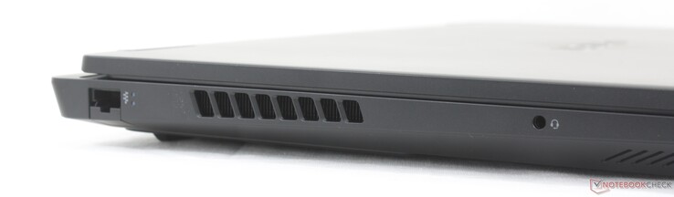 Слева: RJ-45 (10 Гбит/с), гарнитура 3,5 мм