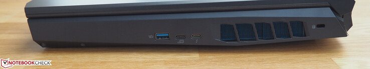 Правая сторона: USB-A 3.1 Gen2, USB-C 3.1 Gen2, Thunderbolt 3, слот замка Kensington