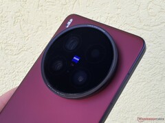 Vivo X200 Ultra впечатлил нас потрясающими камерами во время нашего недавнего обзора. (Источник изображения: Notebookcheck)