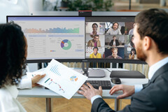Philips 49B2U6903CH - это как пара мониторов с диагональю 27 дюймов и соотношением сторон 16:9, расположенных рядом друг с другом. (Источник изображения: Philips)