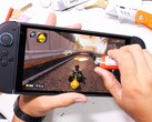 Помимо легко царапающегося дисплея, Nintendo Switch 2 кажется хорошо сделанной (Источник изображения: JerryRigEverything)