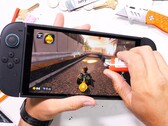 Помимо легко царапающегося дисплея, Nintendo Switch 2 кажется хорошо сделанной (Источник изображения: JerryRigEverything)