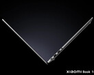Как сообщается, Xiaomi Book 14 Panther Lake будет оснащен процессором Intel Core Ultra X7 385H. На снимке: промо-картинка, демонстрирующая боковые стороны модели Alder Lake.