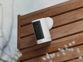 Модель 2K с функцией поворота и наклона вращается на 360 градусов и наклоняется на 175 градусов, чтобы удерживать движущиеся объекты в поле зрения.