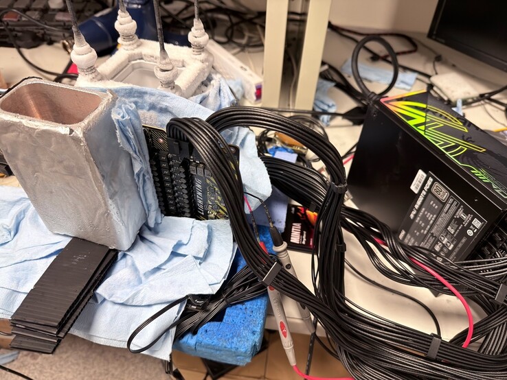 MSI GeForce RTX 5090 Lightning Z уже была разогнана оверклокерами до невероятных 3,742 ГГц. (Источник изображения: