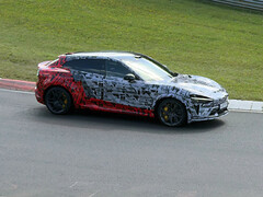 Камуфлированный Xiaomi YU7 GT на Нюрбургринге. (Источник изображения: Niubei Shehuiren/Weibo)