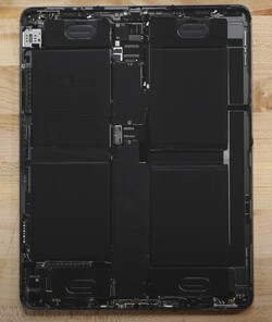 Разобранный iPad на видео iFixit