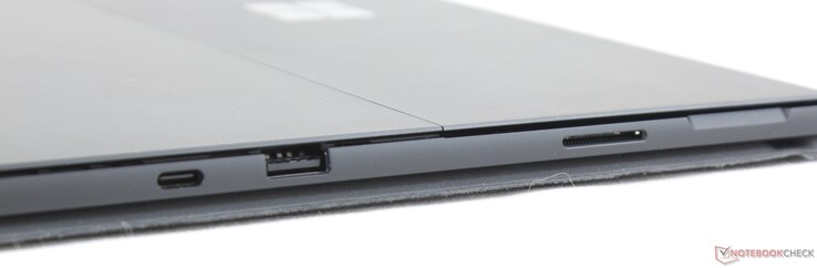 Правая грань: USB Type-C с DisplayPort и Power Delivery, USB 3.0 Type-A, разъем Surface Connect