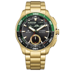 Изображение золотистого цвета Citizen Promaster Wave Tracker JV3002-51E с зелеными акцентами на безеле и браслетом из нержавеющей стали с лицевой стороны.