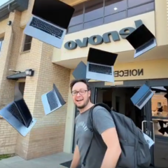 Ноутбуки вылетают из здания сами по себе. Сгенерировано с помощью Grok (Источник изображения: Notebookcheck - Darryl Linington)