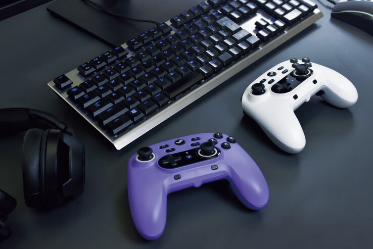 Два из четырех доступных цветов (источник изображения: Hori)
