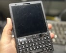 CyberT выглядит как BlackBerry, но работает на базе Raspberry Pi CM4 (Источник изображения: Carbon Computers)