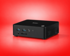 Мини-ПК iiyama с передними USB-портами, портом USB-C, устройством чтения SD-карт и боковыми вентиляционными отверстиями.