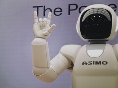 Изображение робота ASIMO, разработанного компанией Honda (Источник изображения: Possessed Photography via Unsplash; обрезано)