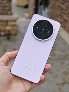 Новая утечка "Vivo X200s в дикой природе". (Источник: Digital Chat Station через Weibo)