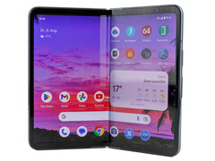 Устройство, похожее на iPhone Fold(?). (Источник изображения: Google)