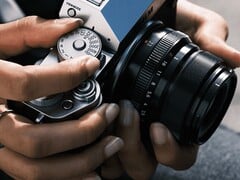 Ожидается, что представленная здесь камера Fujifilm X-T5 в скором времени получит преемника.
